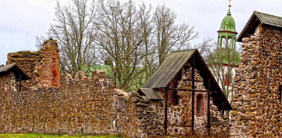 Karksi Order Castle Ruins